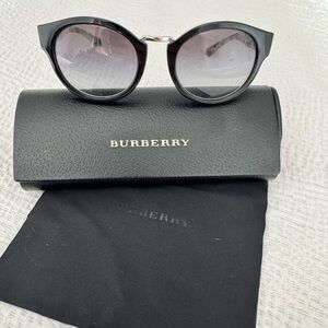 Burberry sunglasses